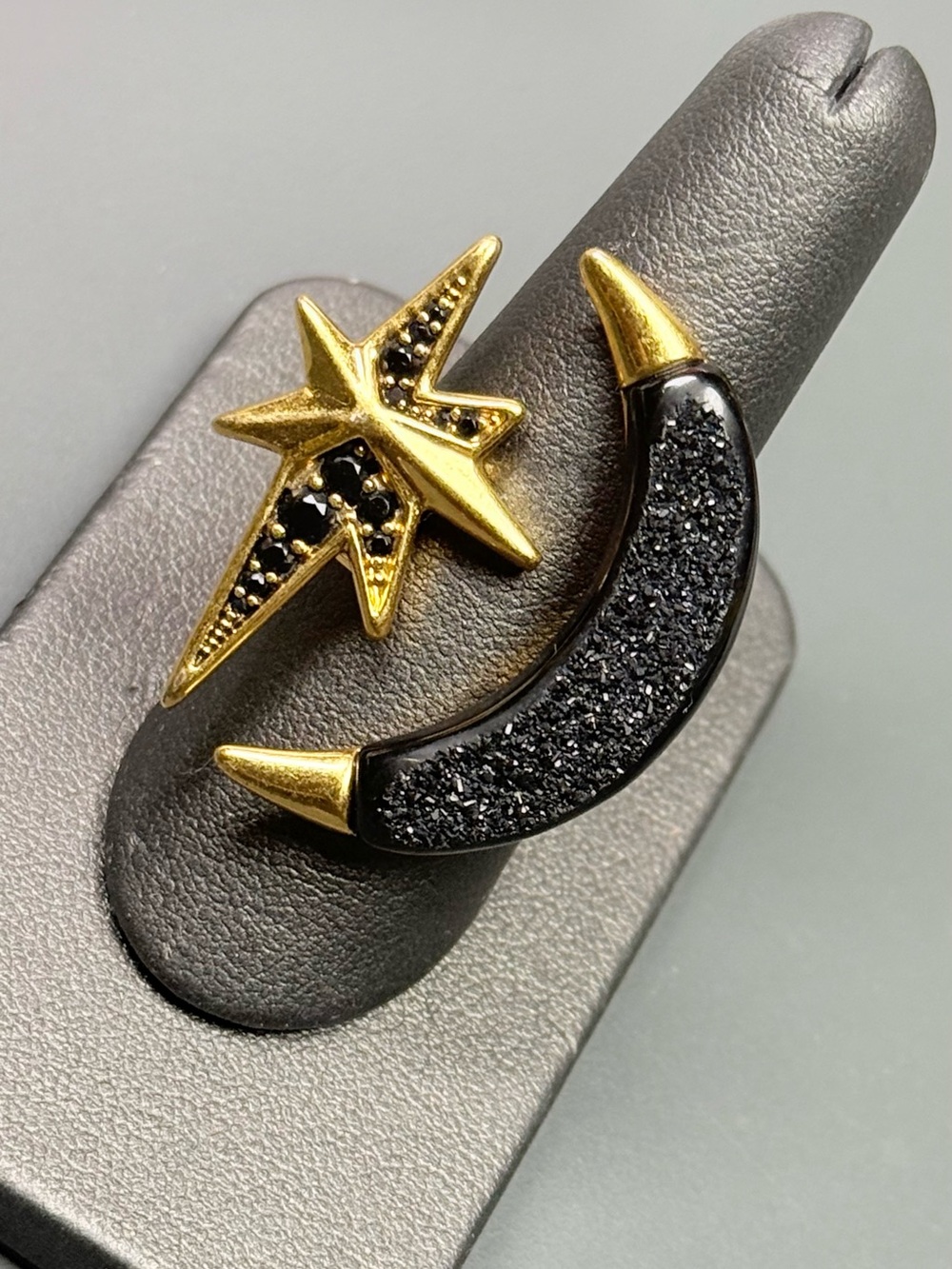 Kendra Scott Lainey Wilson Vtg Gold/Black Drusy Crescent w/Star Ring